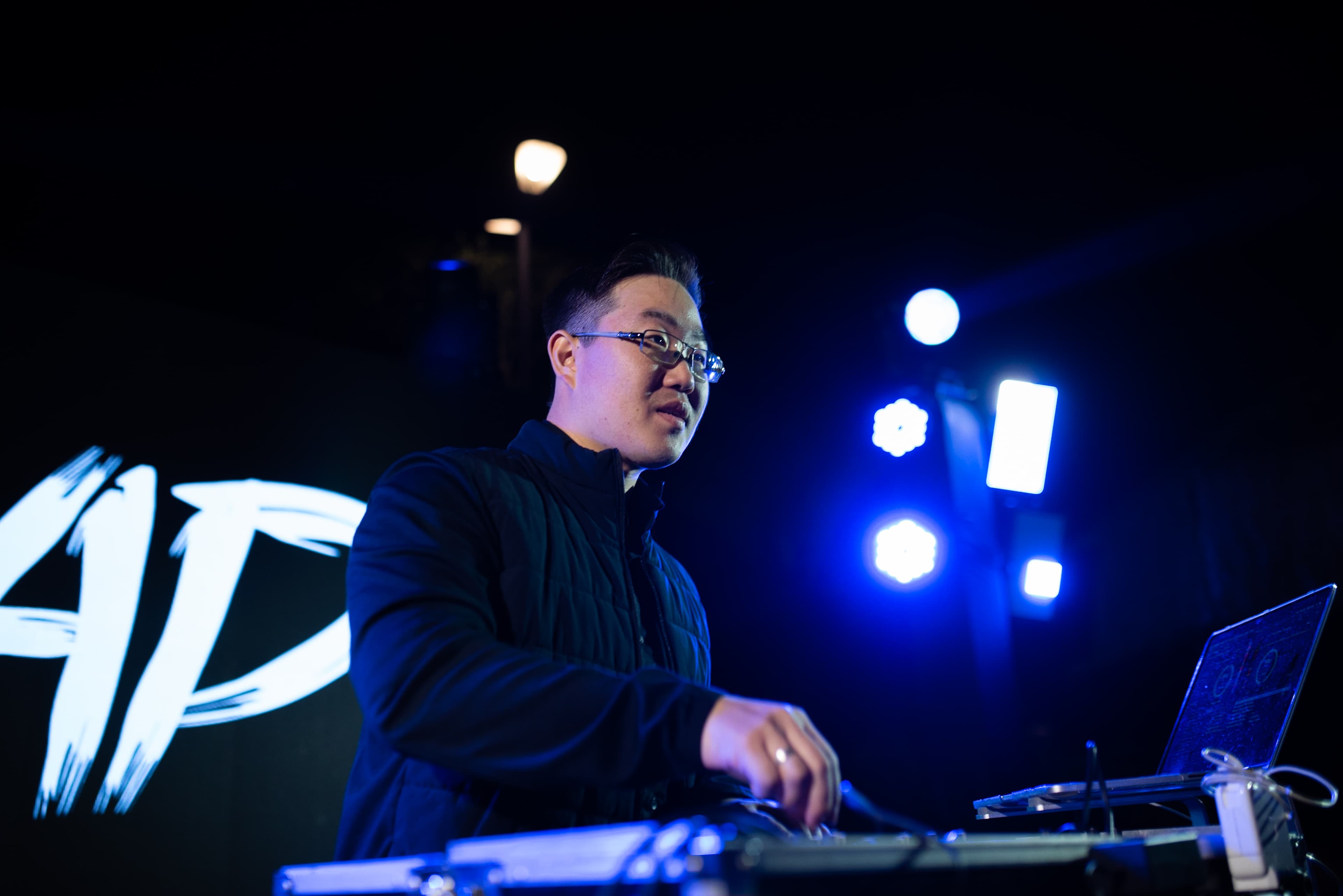 DJ Japa em performance ao vivo